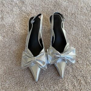 ✨MOVING! Last chance!✨ Silver Bow Slingback Heels